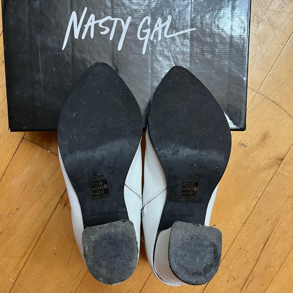 Nasty Gal White Leather Heeled Boots US Size 9 (U.K. Size 7) - Picture 3 of 4